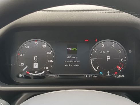 New 2026 Land Rover Defender 110 X-Dynamic SE AWD/4WD image 36