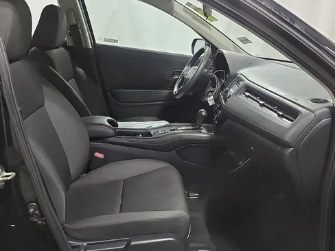 Used 2019 Honda HR-V LX image 10