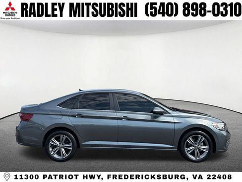 Used 2024 Volkswagen Jetta SE FWD image 20