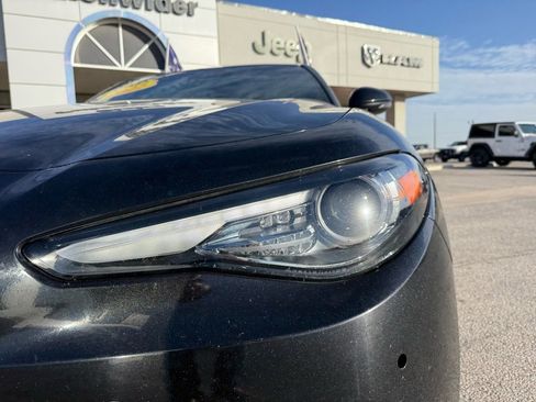 Used 2022 Alfa Romeo Giulia Ti image 10