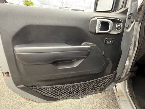 Used 2019 Jeep Wrangler Unlimited Sport S AWD/4WD image 14