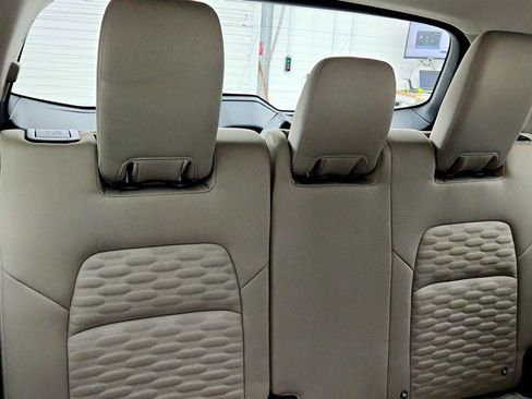 Used 2022 Nissan Pathfinder SV AWD/4WD image 21
