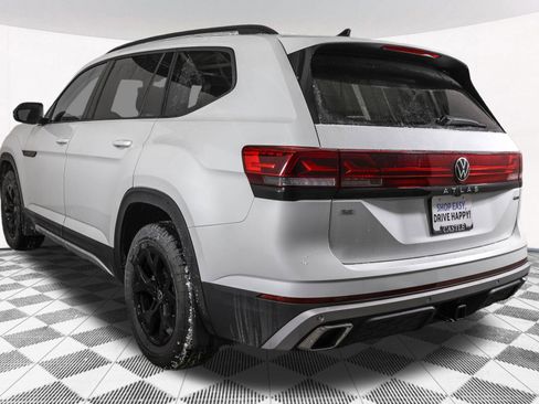 Used 2026 Volkswagen Atlas Peak Edition AWD/4WD image 15