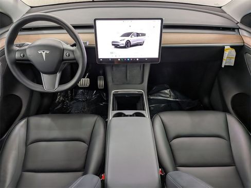 Used 2022 Tesla Model Y Performance image 26