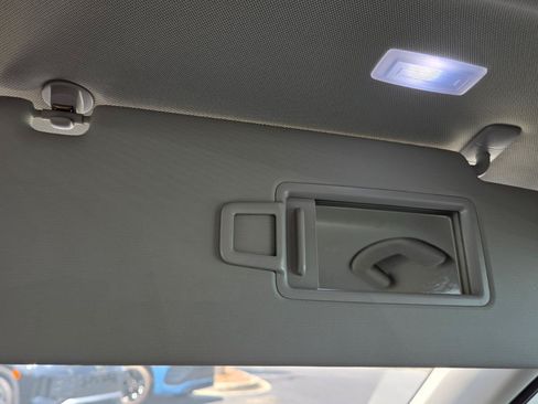 Certified 2023 Volkswagen Tiguan SE w/ Panoramic Sunroof Package FWD image 40