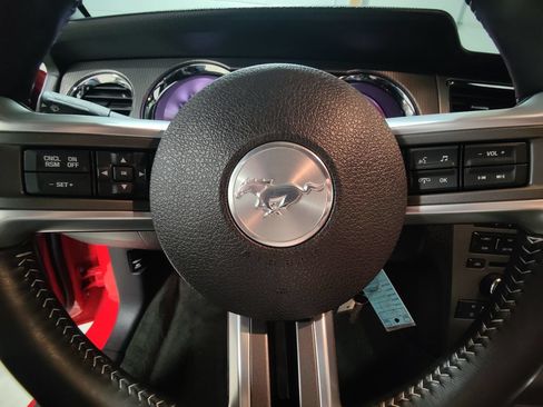 Used 2014 Ford Mustang GT Premium RWD image 31