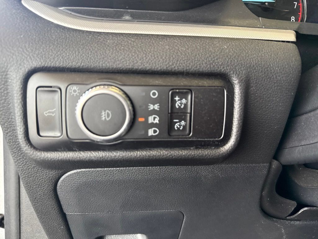 Used 2023 Ford Explorer XLT w/ Equipment Group 202A AWD/4WD image 15