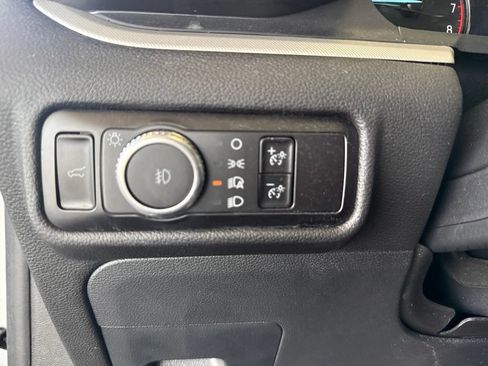 Used 2023 Ford Explorer XLT w/ Equipment Group 202A AWD/4WD image 15