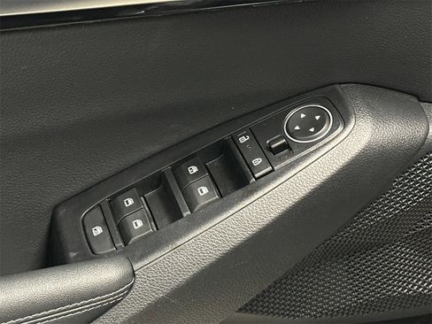 New 2025 Kia Seltos EX image 18