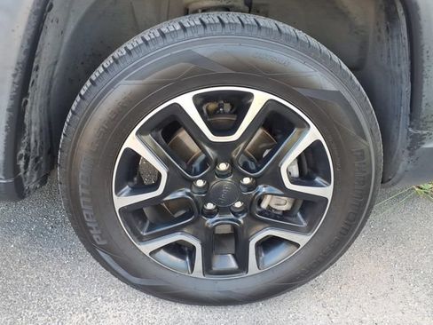 Used 2019 Jeep Compass Trailhawk AWD/4WD image 5