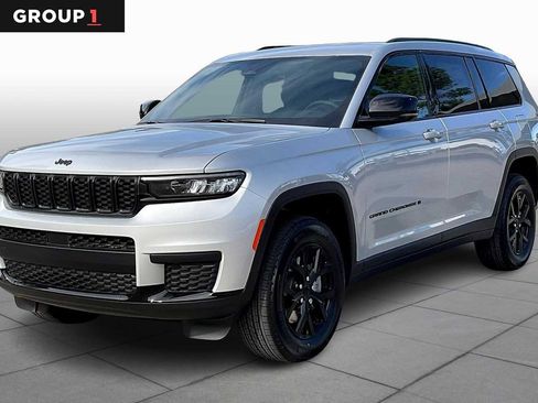 New 2025 Jeep Grand Cherokee L Altitude image 1