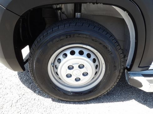 Used 2025 RAM ProMaster 2500 w/ U-Haul Equipment Group FWD image 48
