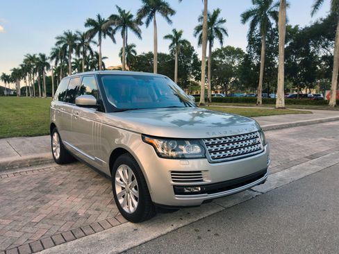 Used 2015 Land Rover Range Rover HSE image 1
