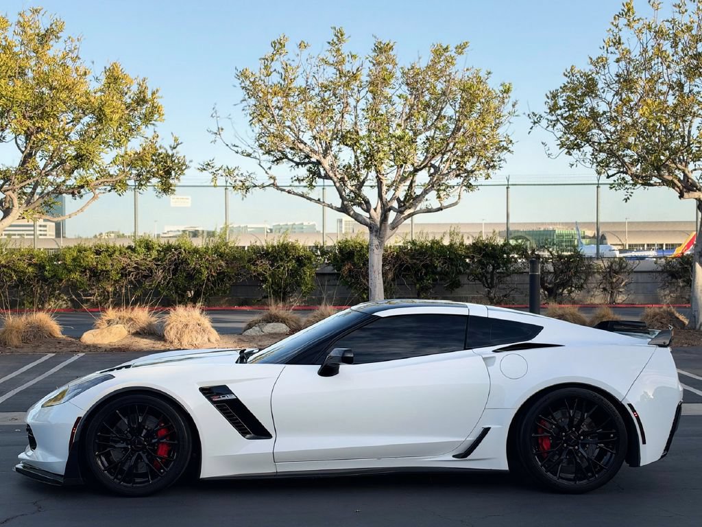 Used 2017 Chevrolet Corvette Z06 RWD image 5