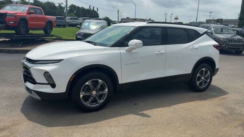 Used 2024 Chevrolet Blazer LT FWD image 3
