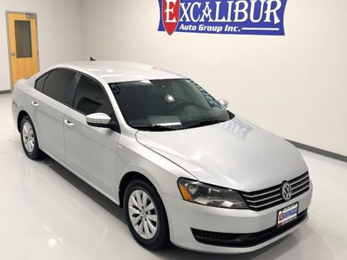 Used 2014 Volkswagen Passat 1.8T Wolfsburg Edition FWD image 4