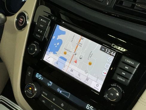 Used 2020 Nissan Rogue SL w/ Premium Package image 19