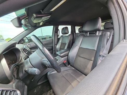 Used 2022 Jeep Grand Cherokee Laredo X RWD image 12