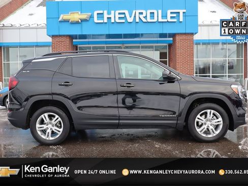 Used 2022 GMC Terrain SLE w/ Driver Convenience Package image 1