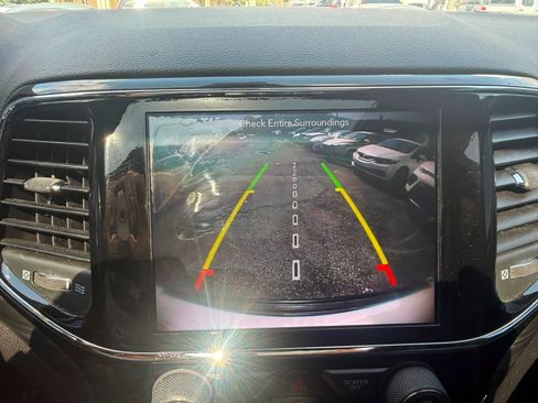 Used 2019 Jeep Grand Cherokee Altitude RWD image 17