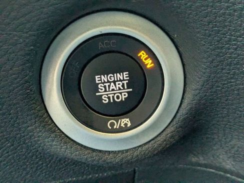 New 2026 Chrysler Pacifica Select image 24