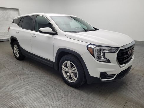 Used 2024 GMC Terrain SLE FWD image 13