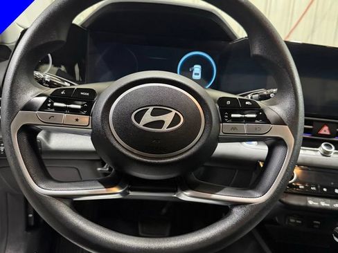 Used 2024 Hyundai Elantra SEL FWD image 7