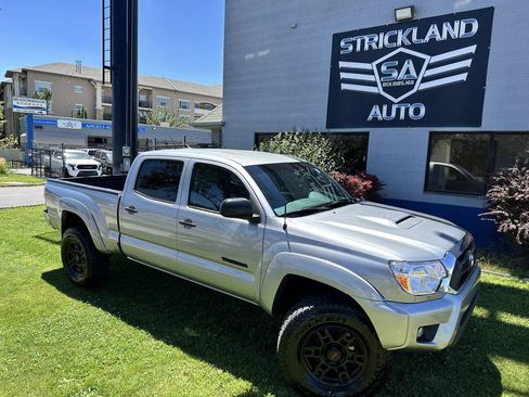 Used 2014 Toyota Tacoma 4x4 Double Cab w/ SR5 Package image 2