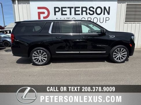 Used 2021 GMC Yukon XL Denali w/ Denali Premium Package AWD/4WD image 3