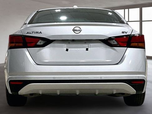 Used 2024 Nissan Altima 2.5 SV FWD image 4