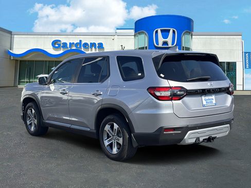 Certified 2025 Honda Pilot EX-L image 4