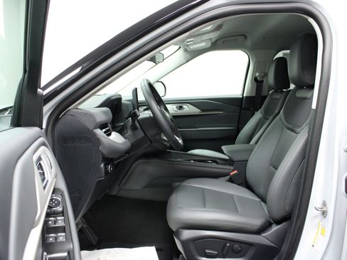 New 2026 Ford Explorer Active w/ Active Comfort Package image 12