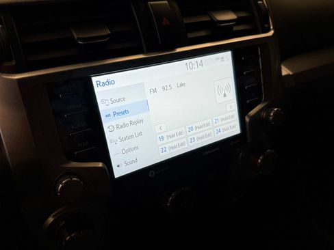 Used 2020 Toyota 4Runner SR5 Premium w/ Moonroof Package AWD/4WD image 12
