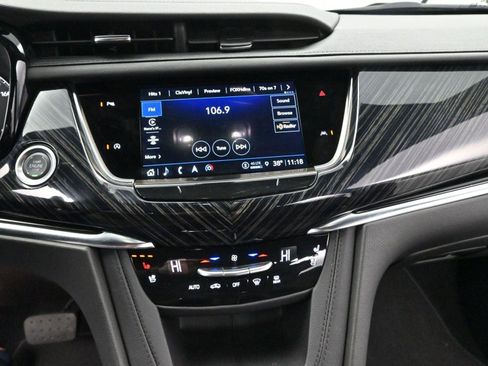 Used 2025 Cadillac XT6 Premium Luxury image 23