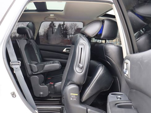 Used 2014 Nissan Pathfinder Platinum w/ Platinum Premium Package image 17