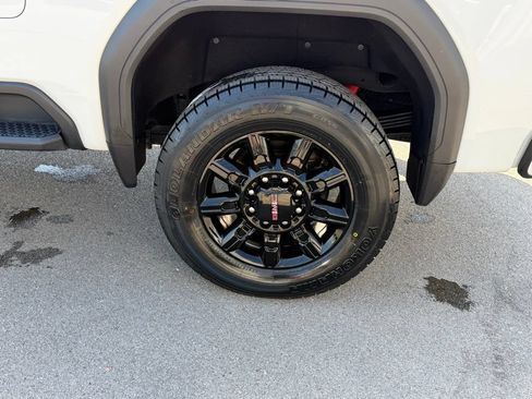 Used 2024 GMC Sierra 2500 AT4 w/ AT4 Premium Plus Package AWD/4WD image 43