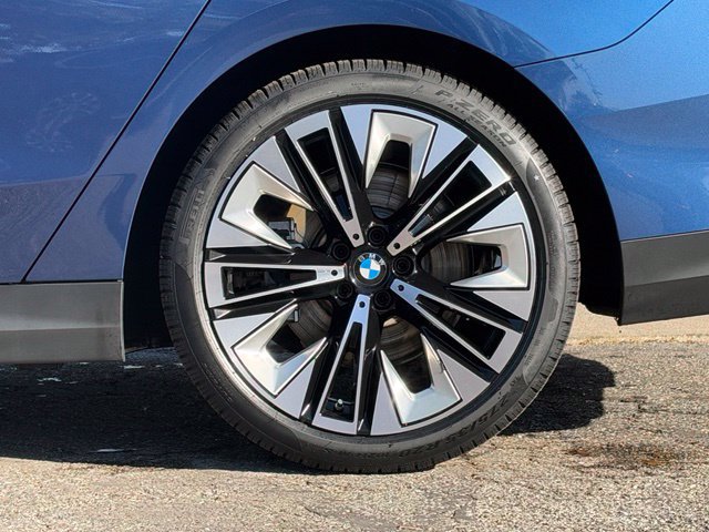 Certified 2026 BMW 540i xDrive AWD/4WD image 4