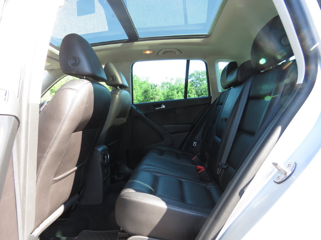 Used 2017 Volkswagen Tiguan Sport AWD/4WD image 19
