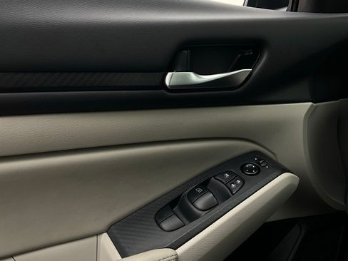 Used 2025 Nissan Altima 2.5 SV image 21