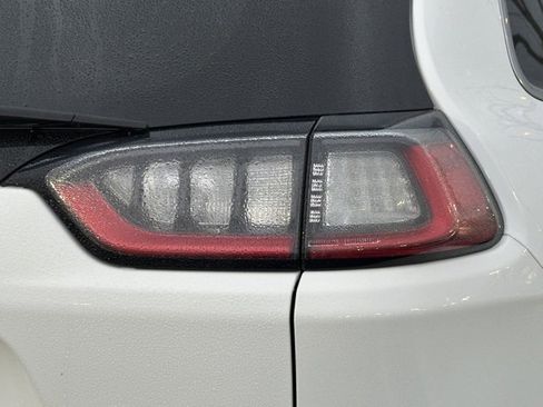 Used 2019 Jeep Cherokee Latitude Plus w/ Cold Weather Group image 14