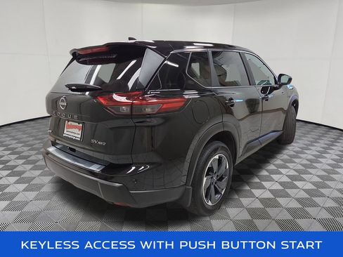 Used 2024 Nissan Rogue SV AWD/4WD image 4