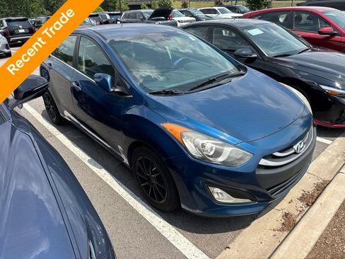 Used 2015 Hyundai Elantra GT FWD image 2