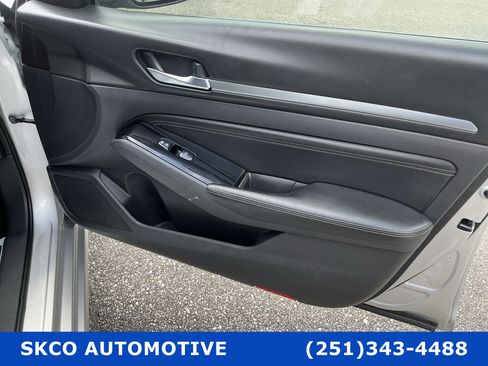 Used 2020 Nissan Altima 2.5 SL FWD image 12