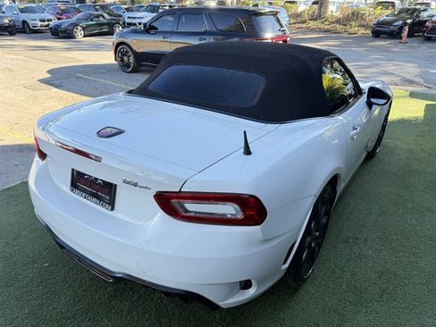 Used 2017 FIAT 124 Spider Abarth image 12