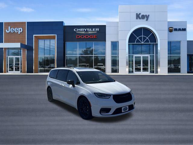 Used 2025 Chrysler Pacifica Limited FWD image 7