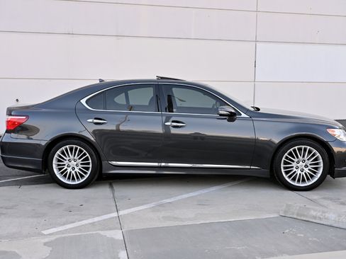 Used 2011 Lexus LS 460 w/ Sport Pkg RWD image 8