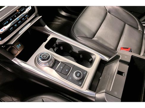 Used 2021 Ford Explorer XLT w/ Equipment Group 202A AWD/4WD image 27