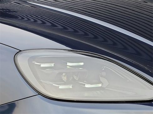 Used 2024 Porsche Cayenne image 10
