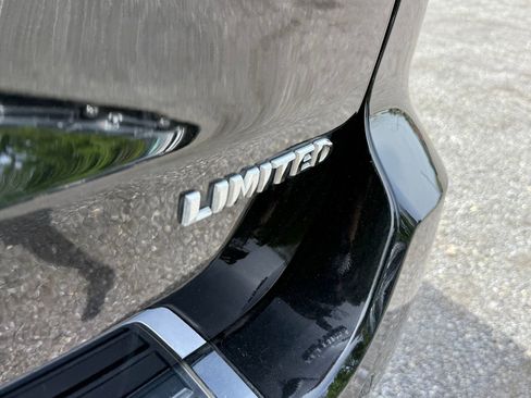 Used 2017 Jeep Grand Cherokee Limited RWD image 9