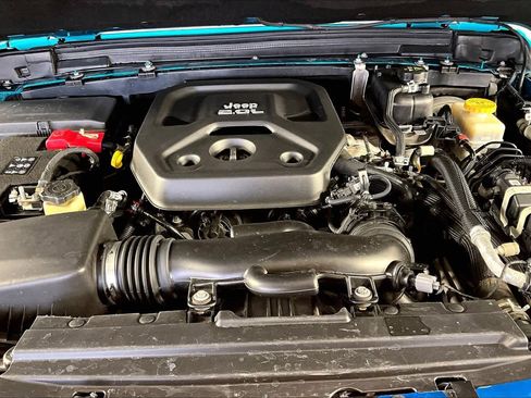 Used 2019 Jeep Wrangler Unlimited Sahara image 30